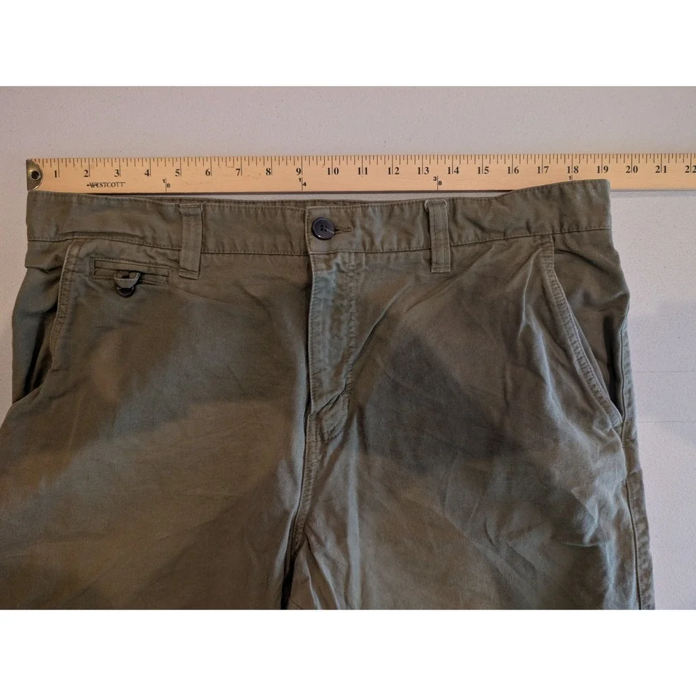 Northwest Territory Men Olive Green Cotton Twill Flat Front Chino Shorts Size 38